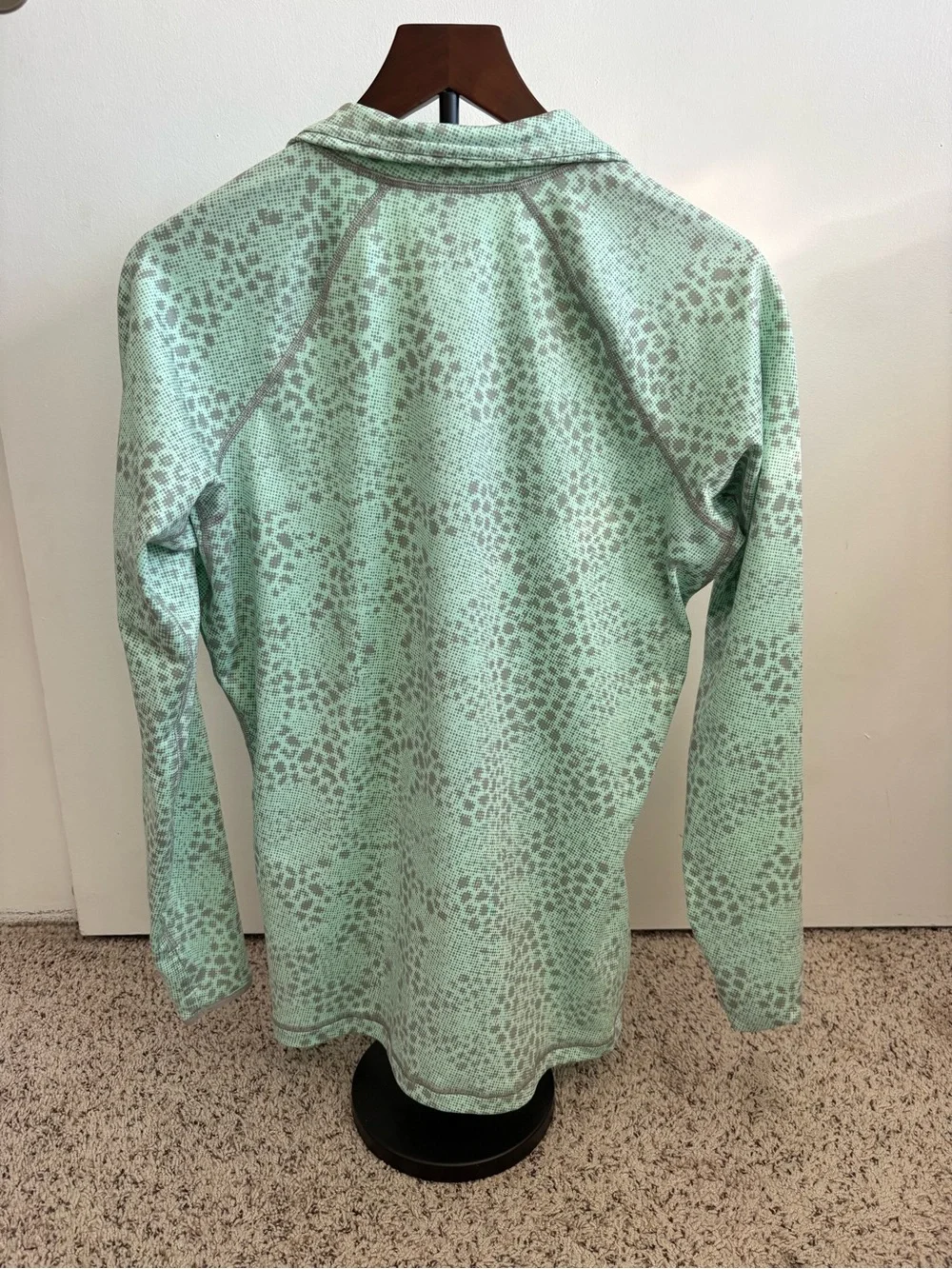 Women’s Mint Green Long-Sleeve Quarter zip athletic wear pullover